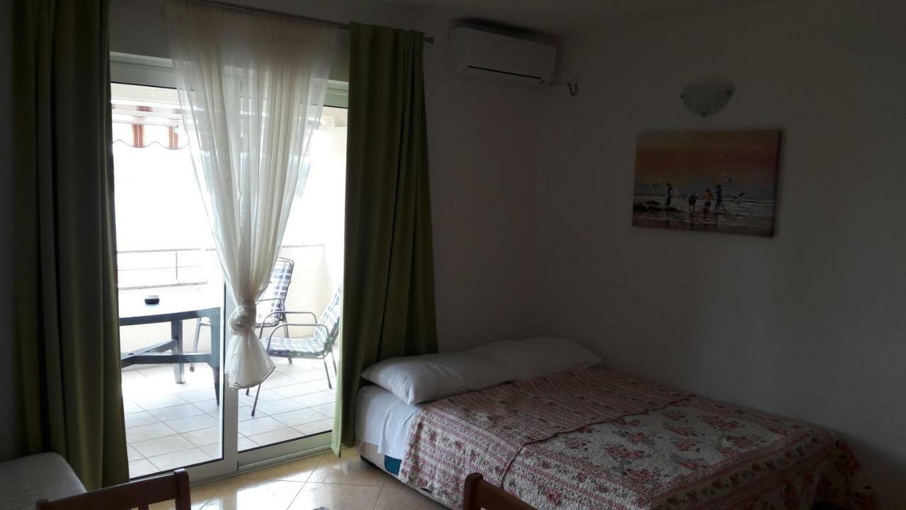 Apartmani Luna Новалья Экстерьер фото