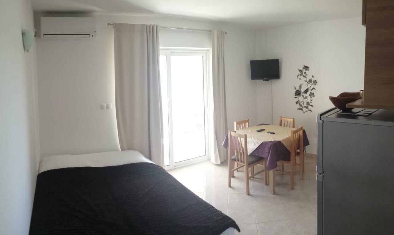 Apartmani Luna Новалья Экстерьер фото