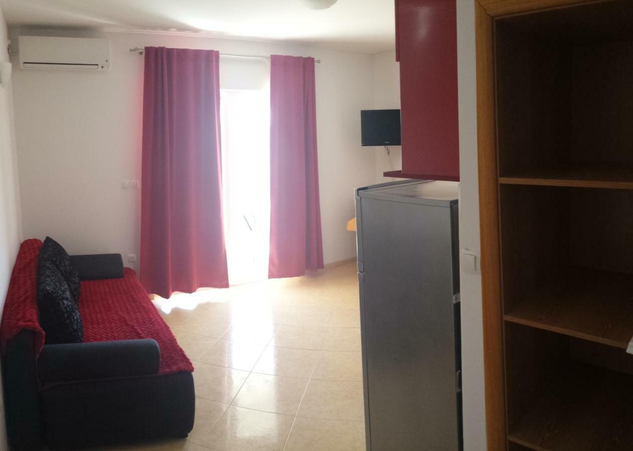 Apartmani Luna Новалья Экстерьер фото